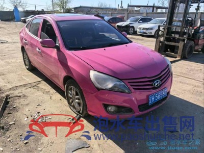 13年現(xiàn)代悅動小型車