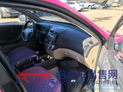 13年現(xiàn)代悅動小型車