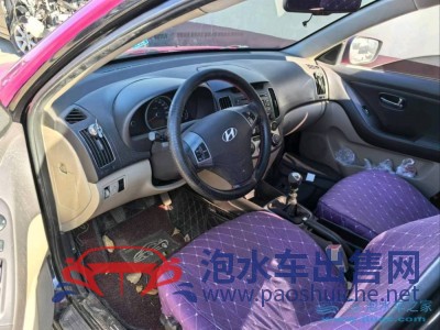 13年現(xiàn)代悅動小型車